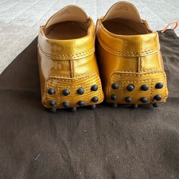 Tod’s Gommino Driving Shoes in Gold Patent Leather. Size 37.5 - Picture 8 of 8